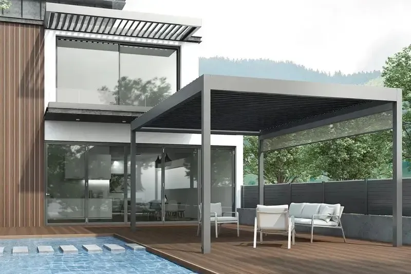 Luxe overkapping met terras en zwembad